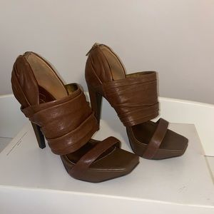 Jessica Simpson heals.